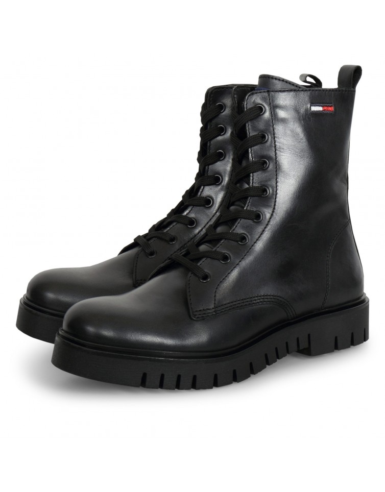 LACE UP BOOT