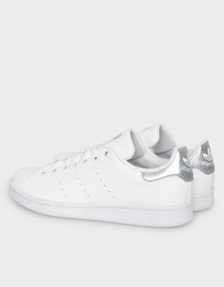 STAN SMITH J