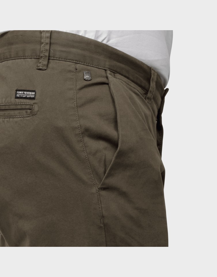 ESSENTIAL COMFORT CHINO