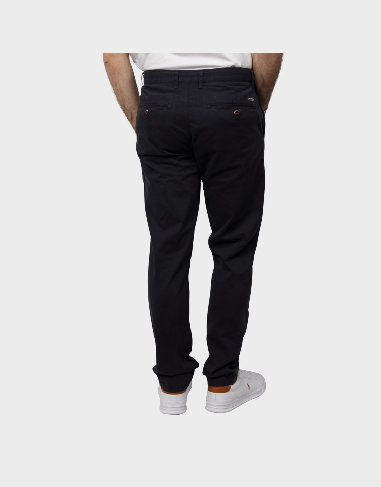 ESSENTIAL COMFORT CHINO