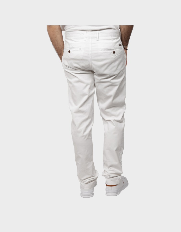 ESSENTIAL COMFORT CHINO
