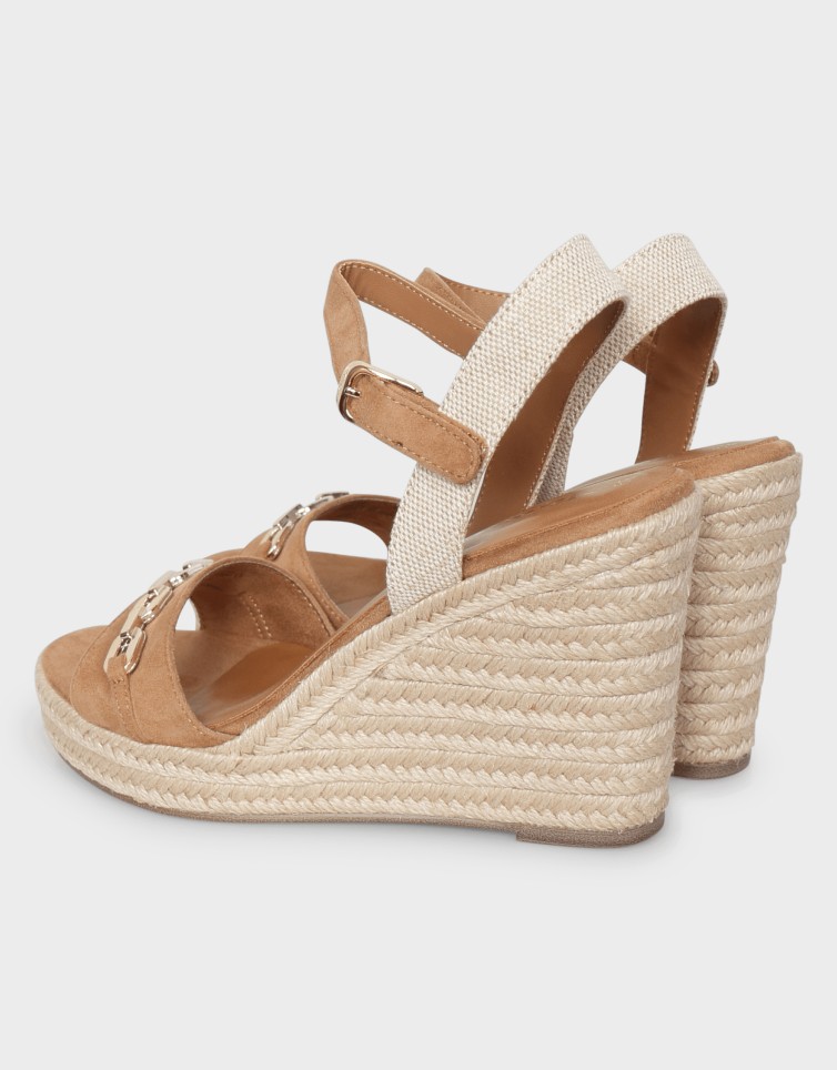 PLATFORM SANDAL