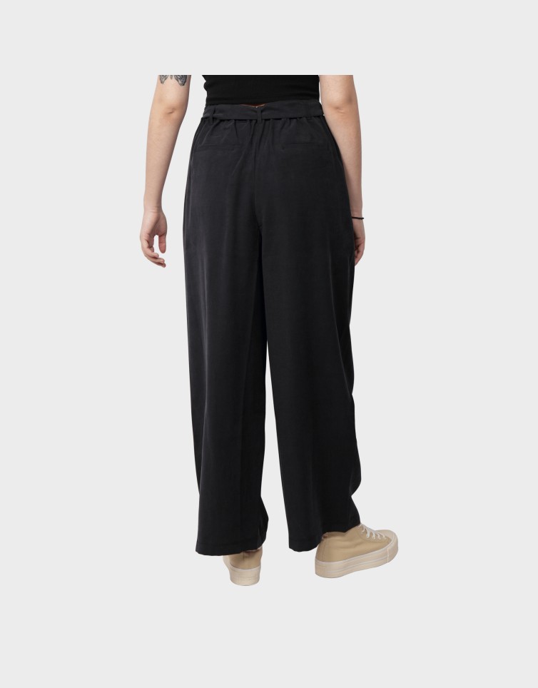 PANTS WITH PLEATS