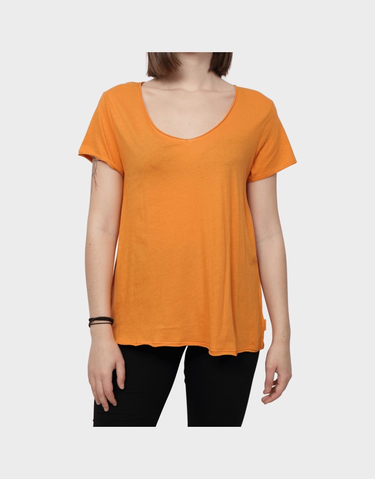 V-NECK TEE