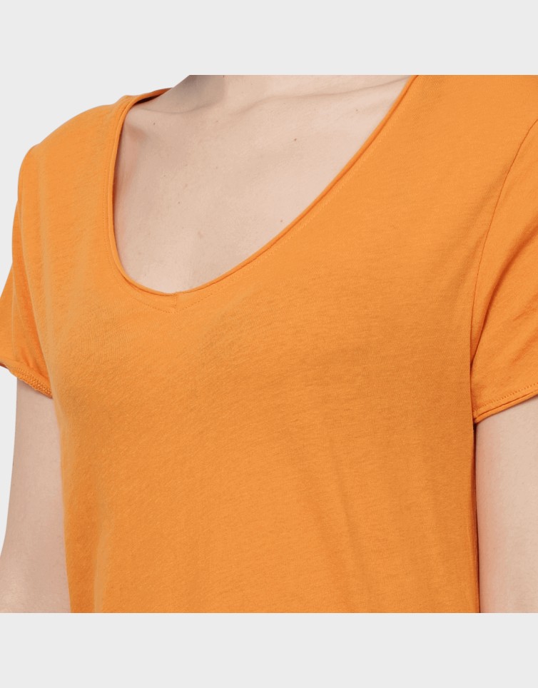 V-NECK TEE
