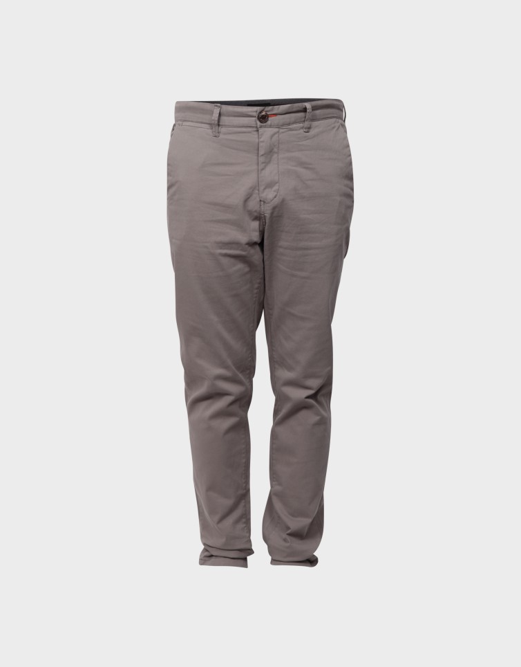 ESSENTIAL COMFORT CHINO
