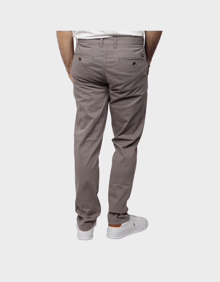 ESSENTIAL COMFORT CHINO