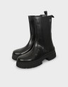 ESSENTIAL LEATHER CHELSEA BOOT
