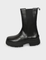 ESSENTIAL LEATHER CHELSEA BOOT