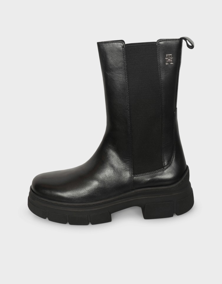 ESSENTIAL LEATHER CHELSEA BOOT