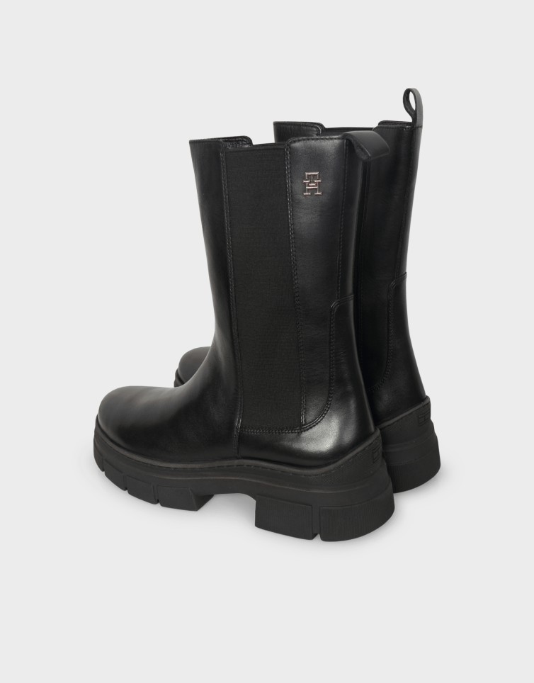 ESSENTIAL LEATHER CHELSEA BOOT