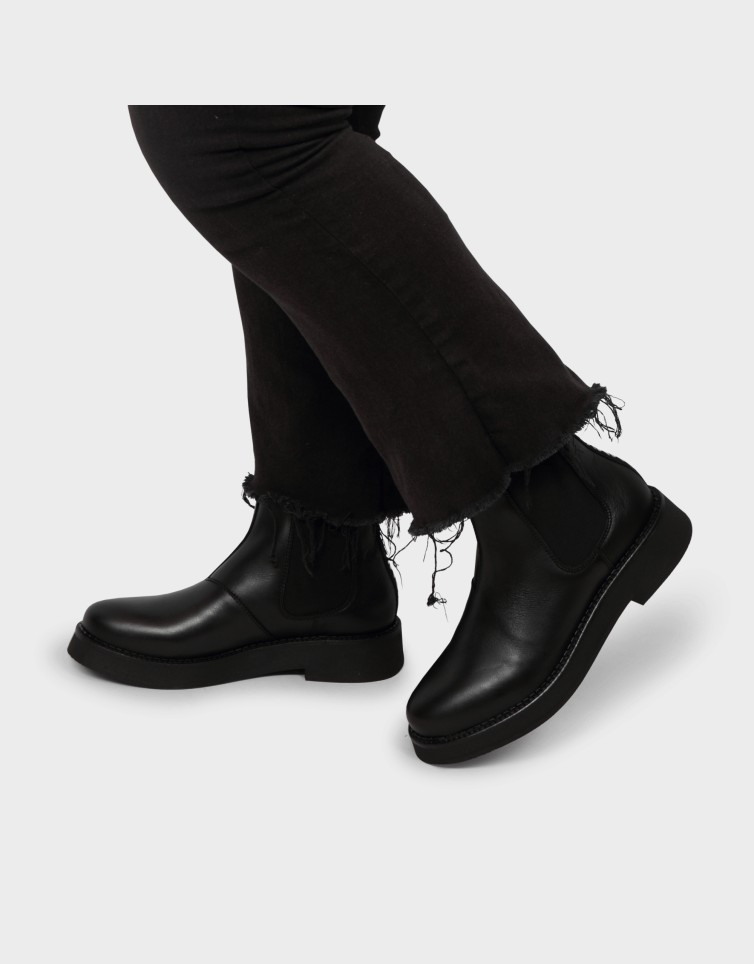 TJW CHELSEA FLAT BOOT
