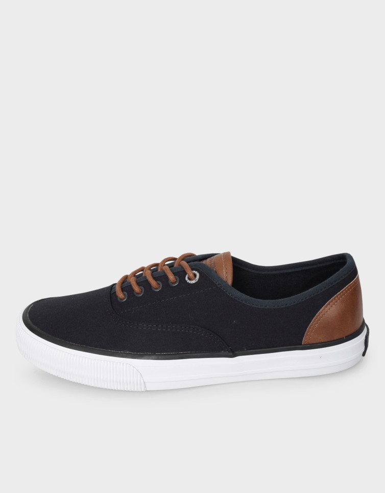 CURTIS CASUAL CANVAS