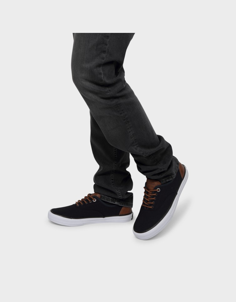 CURTIS CASUAL CANVAS