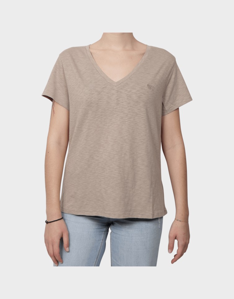 STUDIOS SLUB EMB VEE TEE