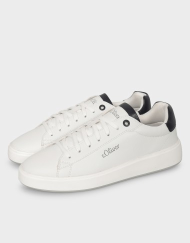 CASUAL V. SNEAKERS