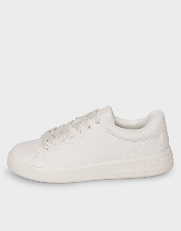 CASUAL SNEAKERS