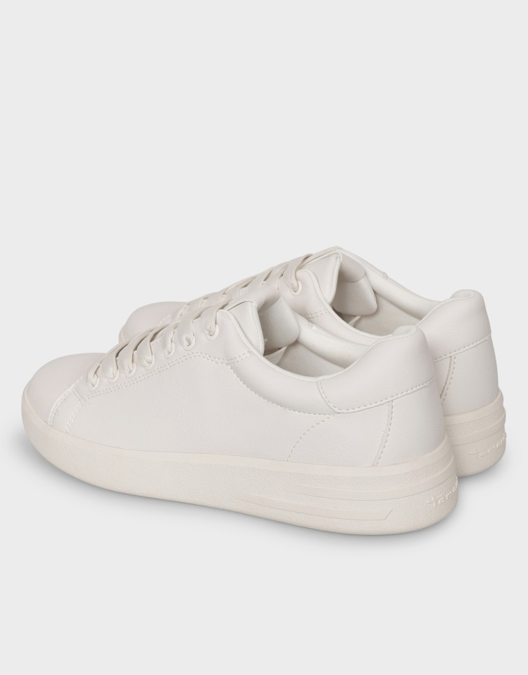 CASUAL SNEAKERS