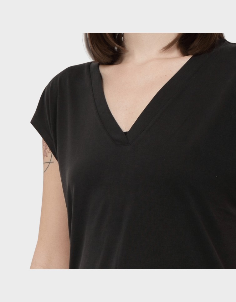 FREE LIFE V-NECK TOP