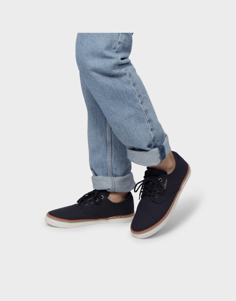 CANVAS SNEAKERS