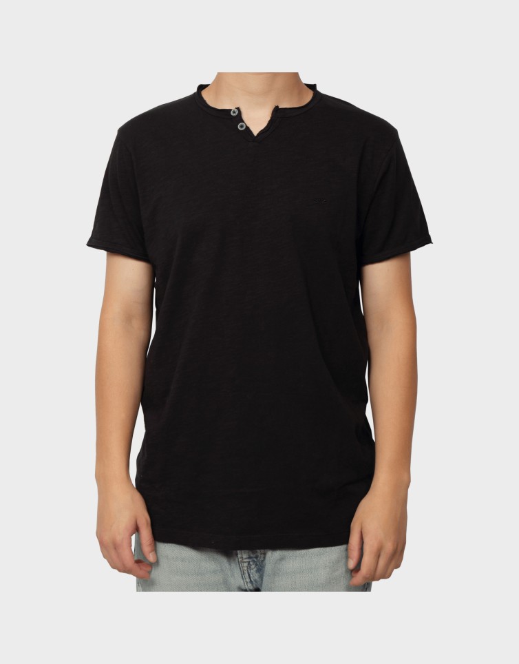 BASIC BUTTON T-SHIRT