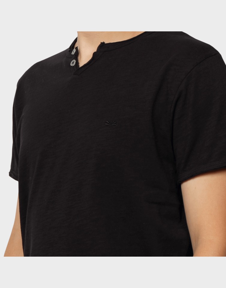 BASIC BUTTON T-SHIRT