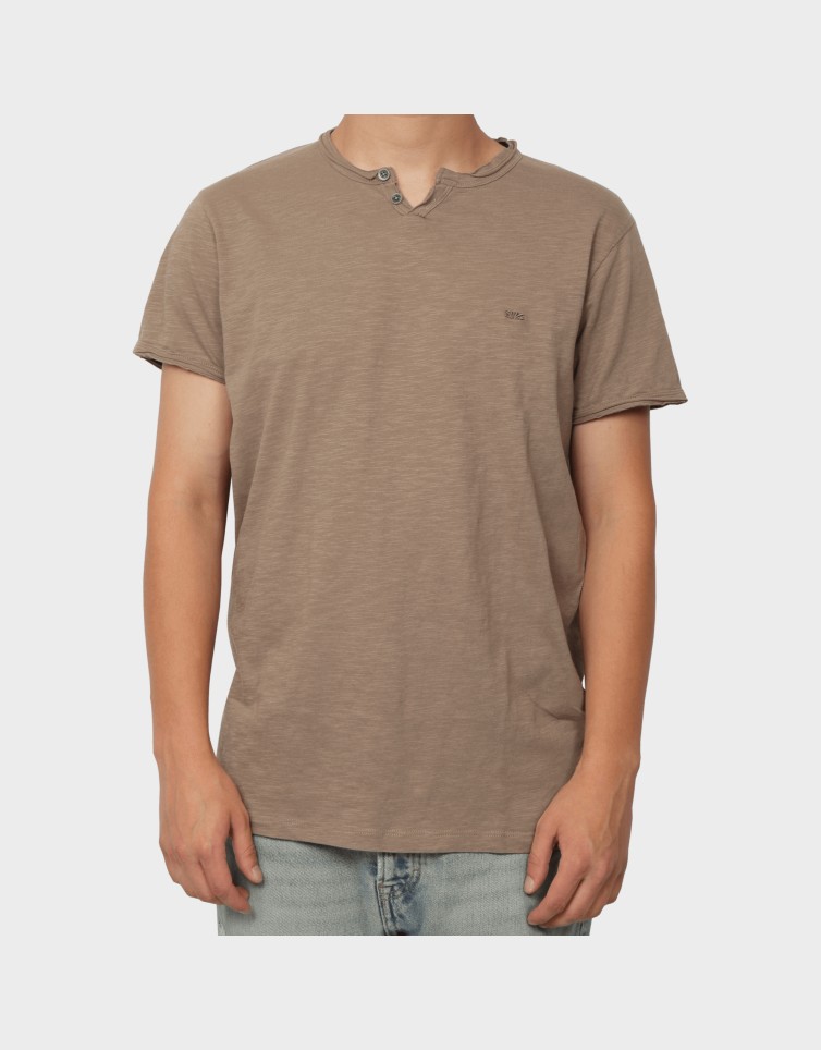 BASIC BUTTON T-SHIRT