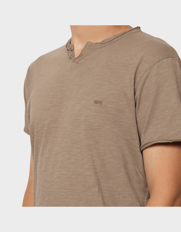 BASIC BUTTON T-SHIRT