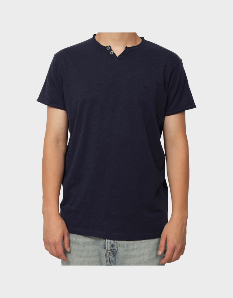 BASIC BUTTON T-SHIRT