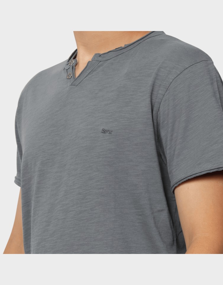 BASIC BUTTON T-SHIRT
