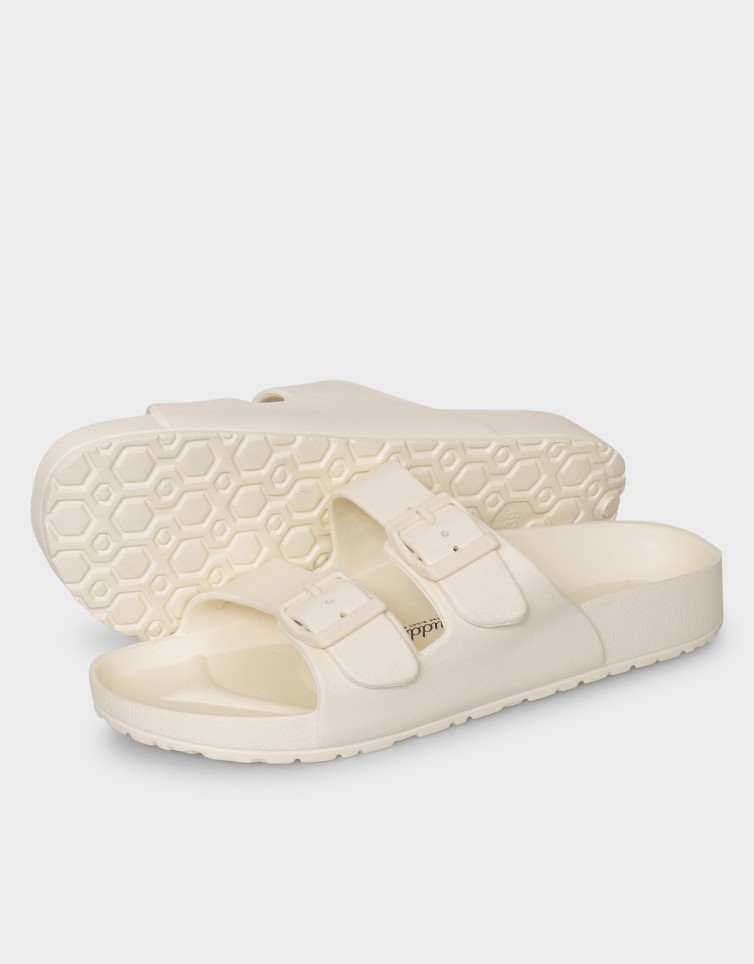 BUCKLE SANDALS