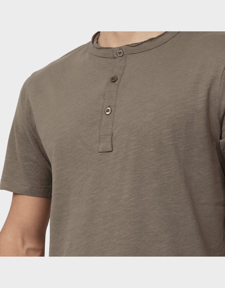 BUTTONS T-SHIRT