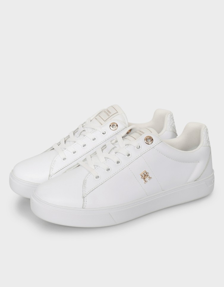 ELEVATED ESSENT SNEAKER