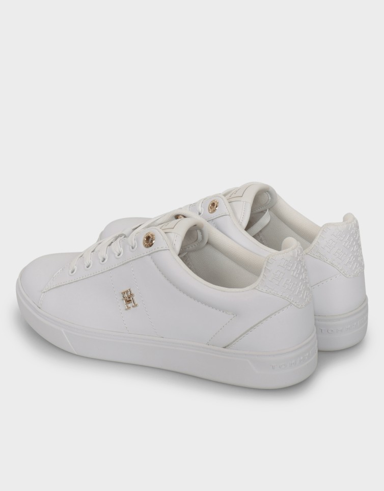 ELEVATED ESSENT SNEAKER