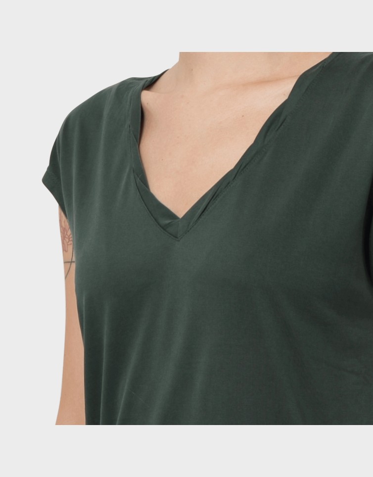 HANNAH S/S V-NECK TOP