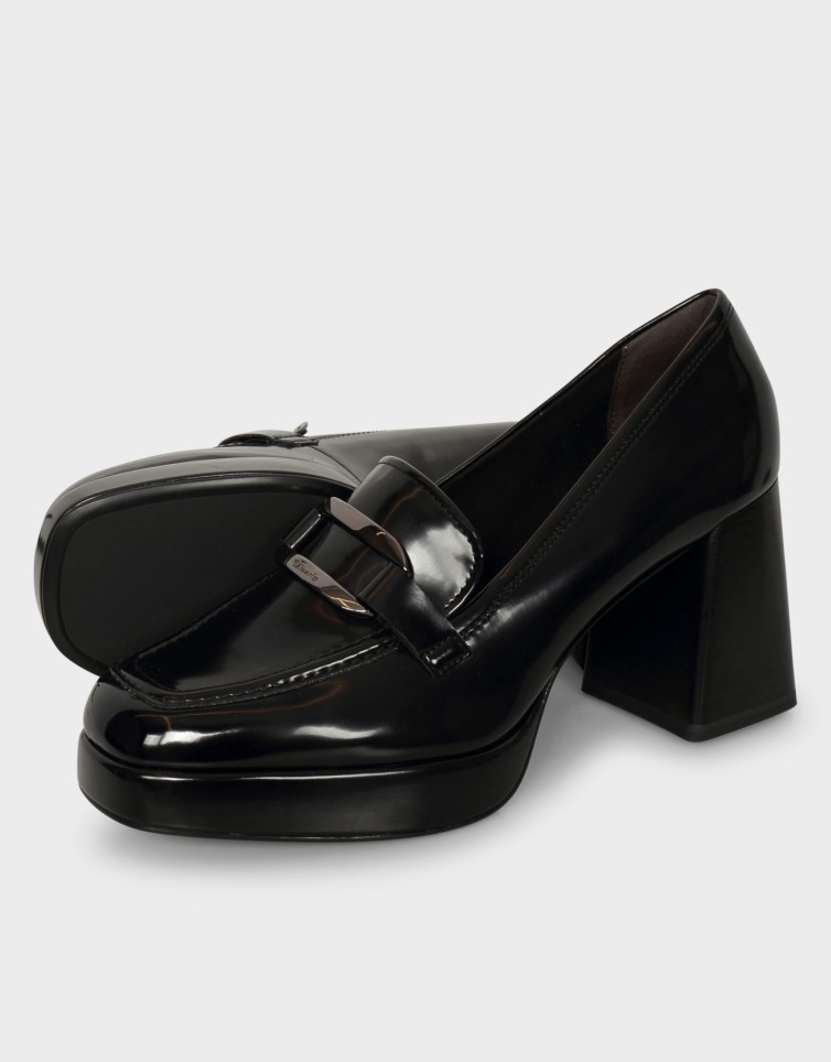 SQUARE HEELS