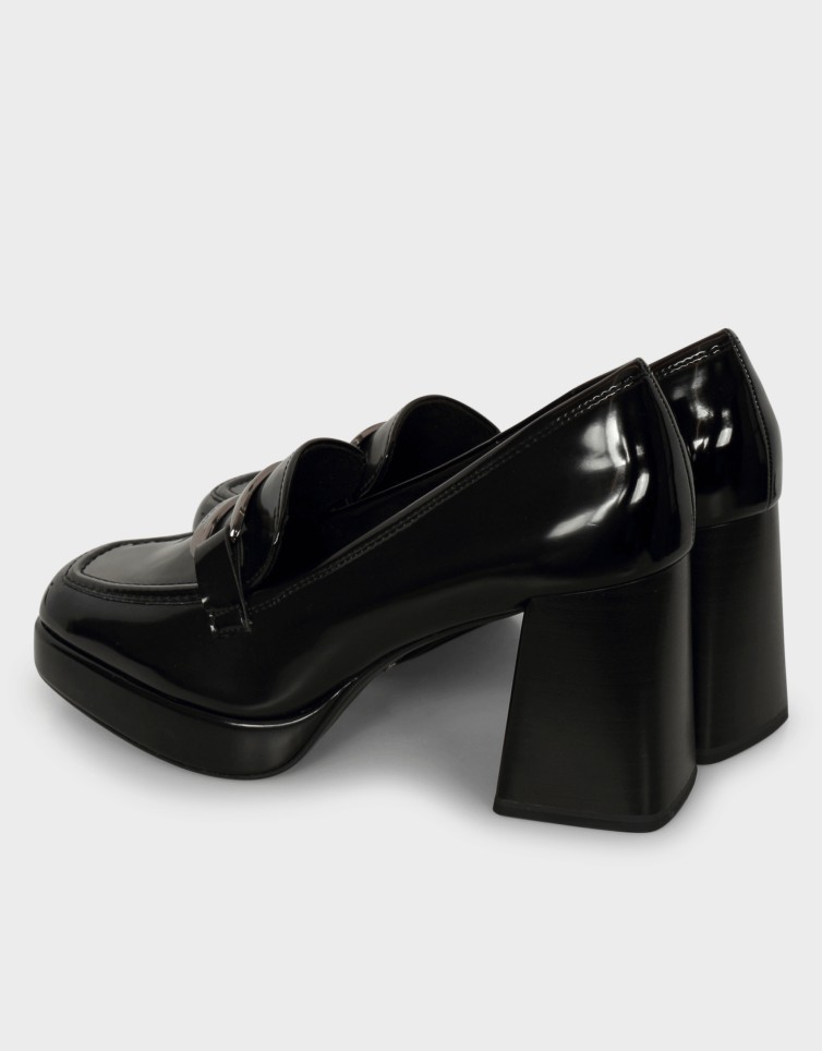 SQUARE HEELS