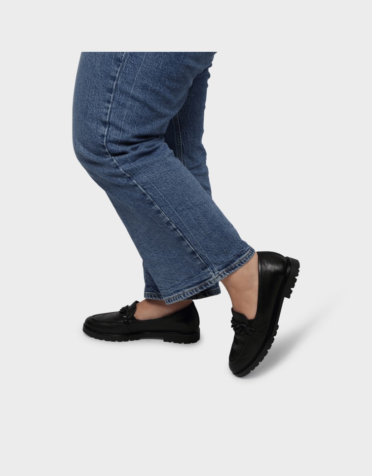CHAIN LOAFERS