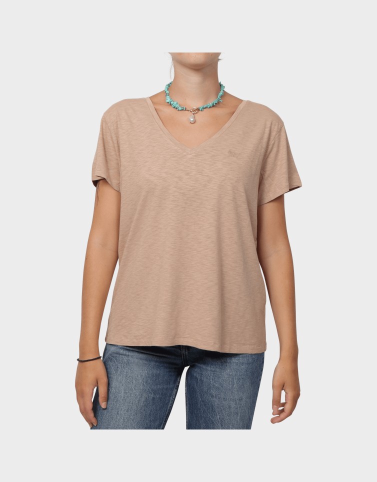 STUDIOS SLUB EMB VEE TEE