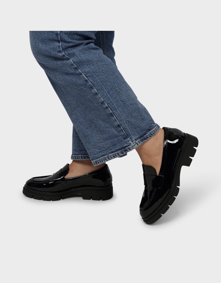 PENNY LOAFER