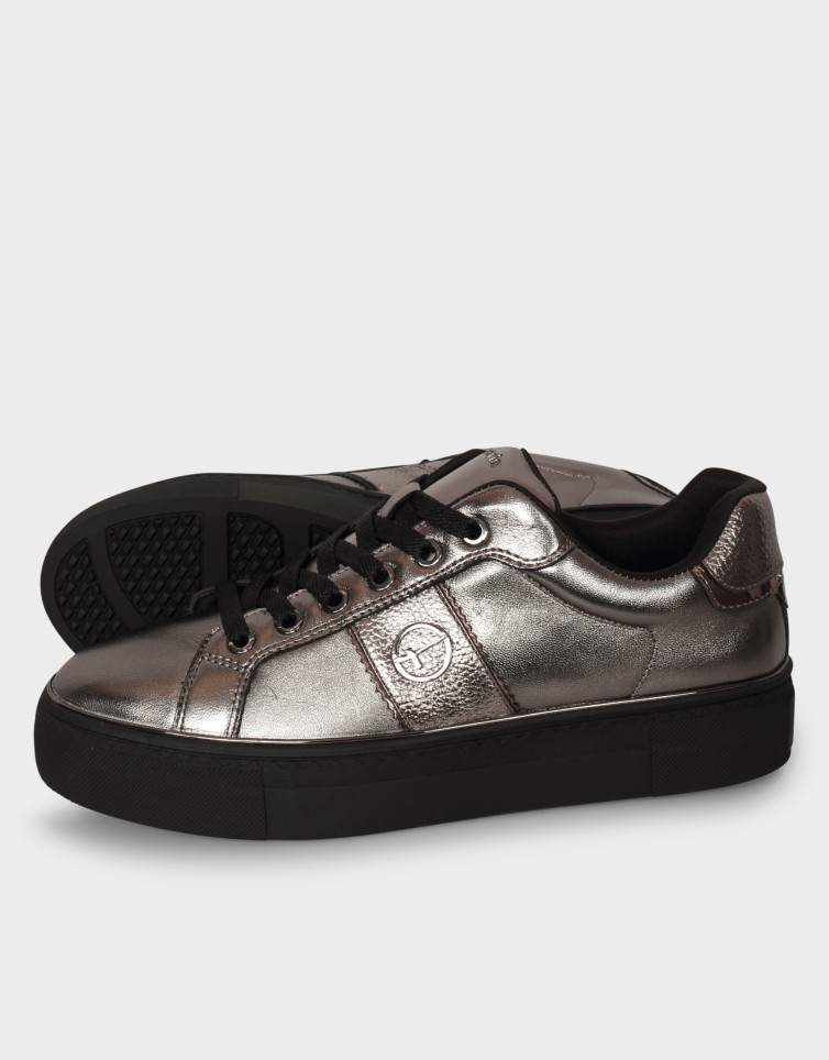 METAL LOGO SNEAKERS
