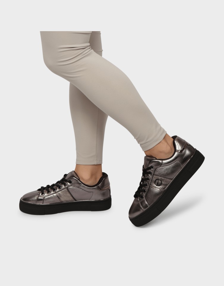 METAL LOGO SNEAKERS