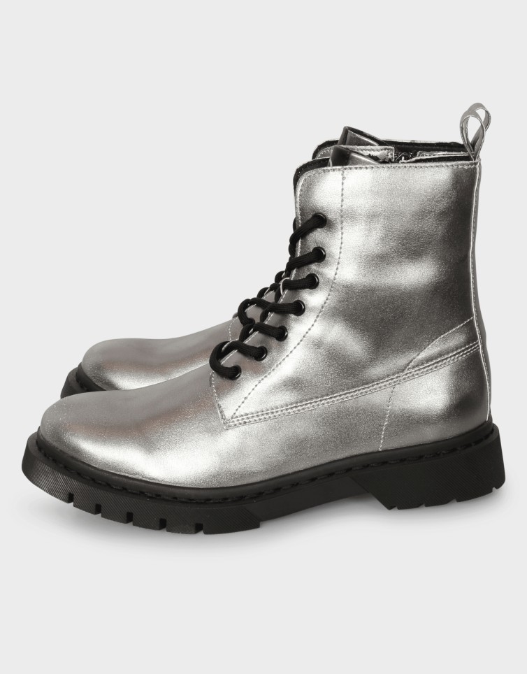 METALLIC BOOTS
