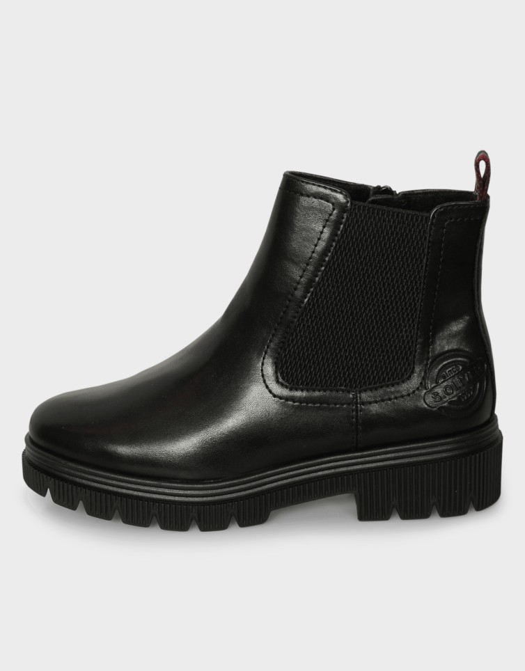 CHELSEA BOOTS