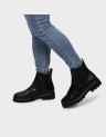 CHELSEA BOOTS