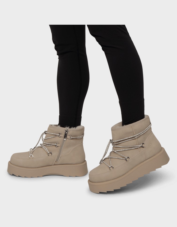 FUR BOOTS