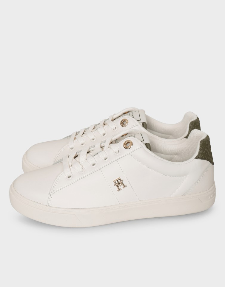 ELEVATED ESSENT SNEAKER