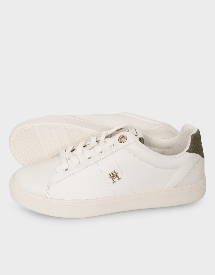 ELEVATED ESSENT SNEAKER
