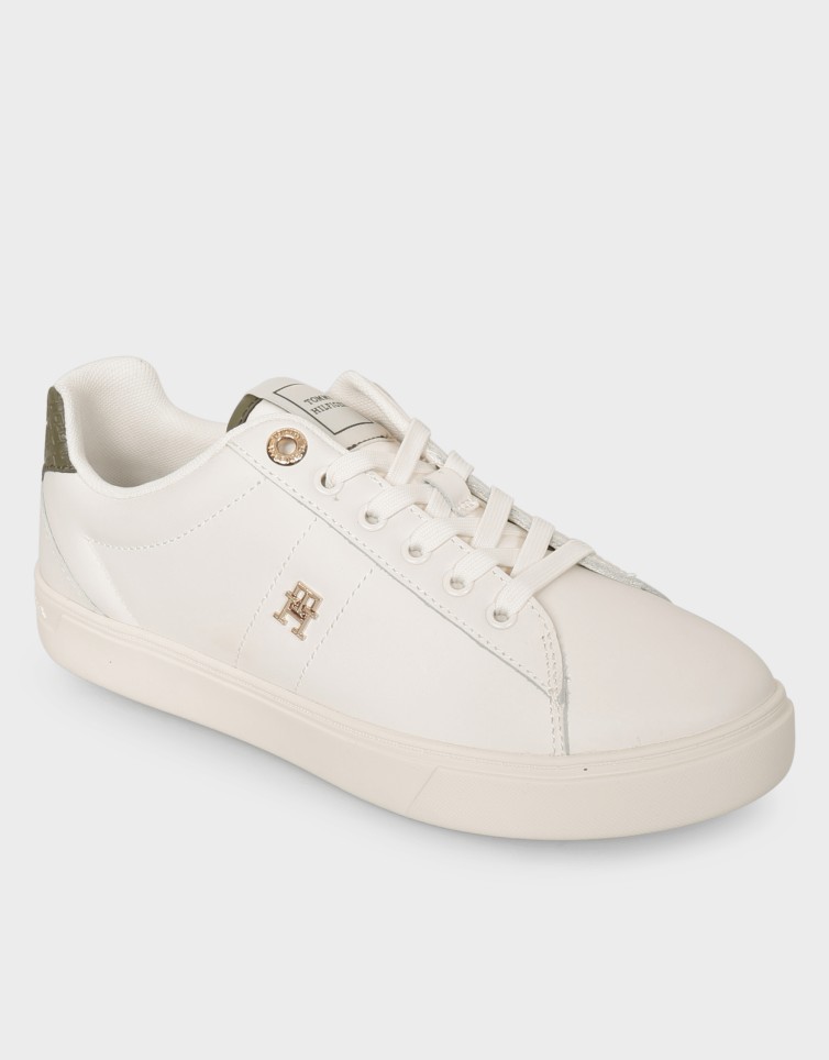 ELEVATED ESSENT SNEAKER
