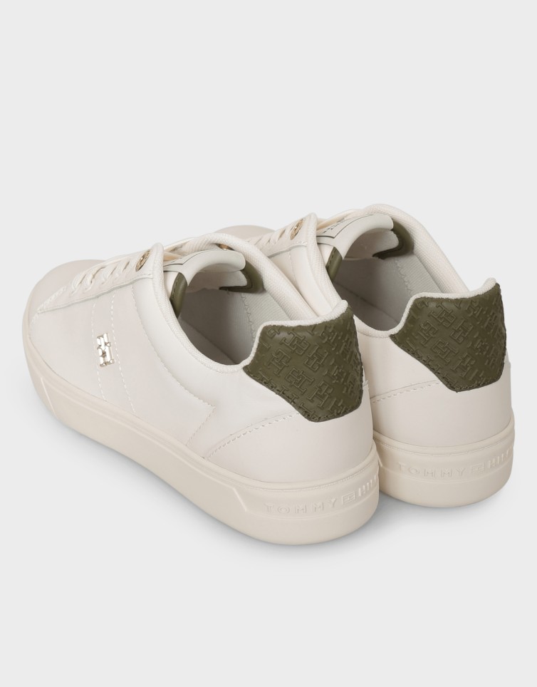 ELEVATED ESSENT SNEAKER